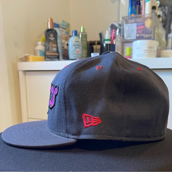 **** RARE **** Atmos Polka dot fitted - Picture 2 of 5